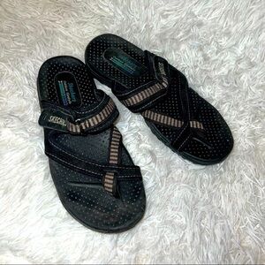Women’s Skechers outdoor lifestyle thong flip flop sandals shoes size 7